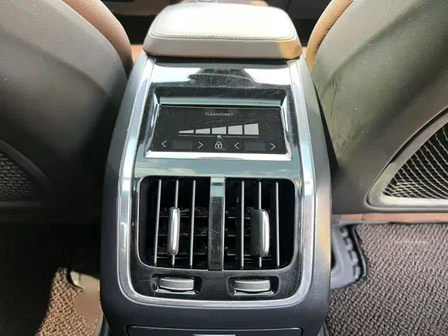 Volvo S90 — Фото автомобиля 21