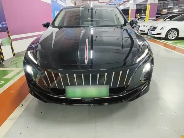 Hongqi E-QM5 — Фото автомобиля 2