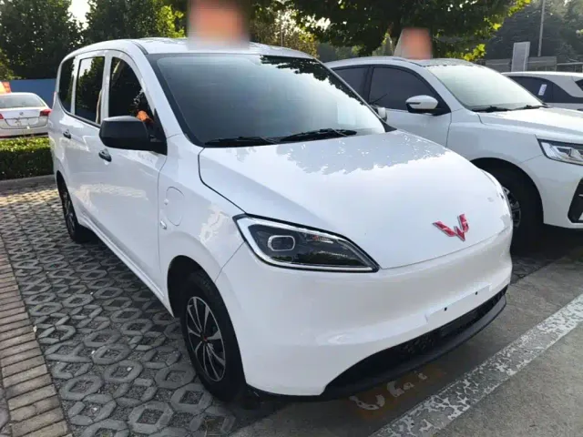 Wuling Hongguang — Фото автомобиля 3