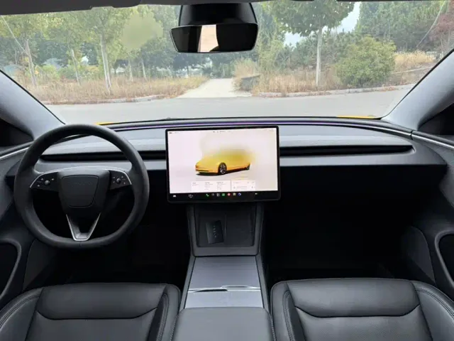 Tesla Model 3 — Фото автомобиля 19