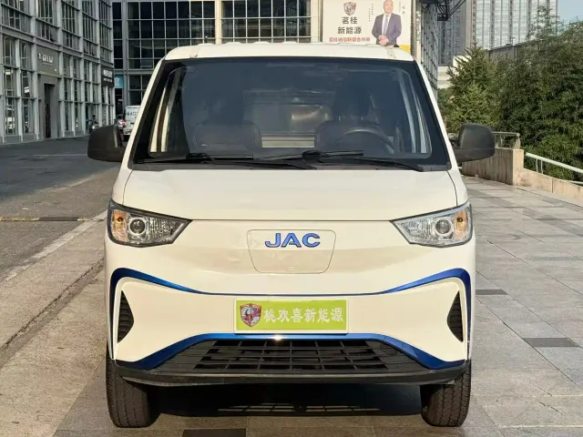 JAC Motors Blue Cat — Фото автомобиля 2