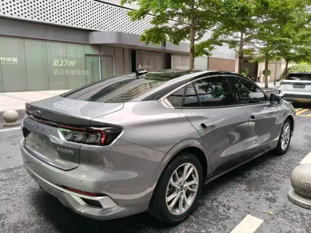 Ford Mondeo — Фото автомобиля 9