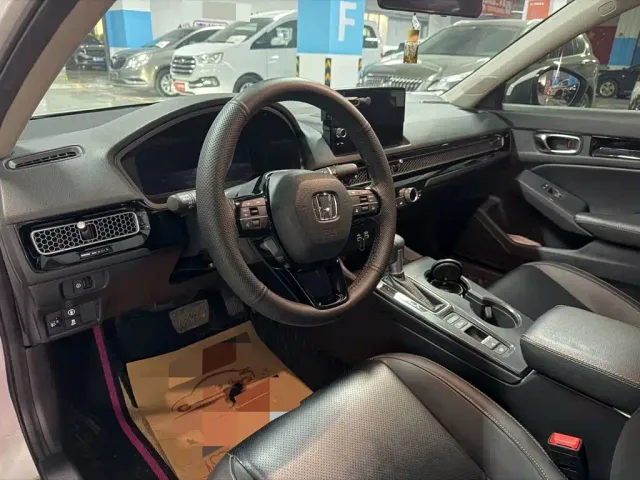 Honda Civic — Фото автомобиля 2