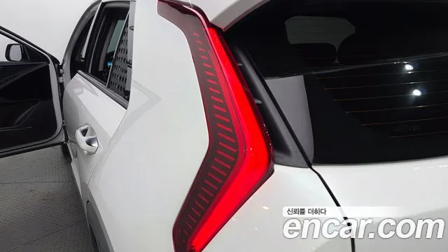 Kia Niro — Фото автомобиля 8