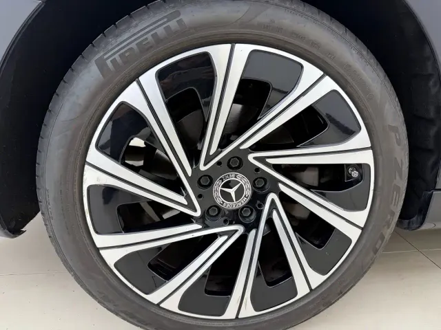Mercedes-Benz E-Class — Фото автомобиля 30