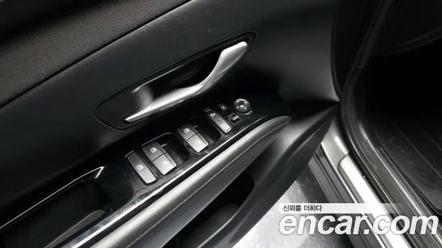 Hyundai Tucson Tucson (NX4) Дизель 2.0 2WD — Фото автомобиля 26