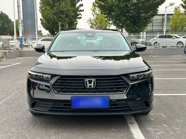 Honda Accord — Фото автомобиля 3