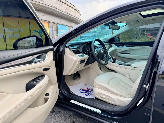Buick LaCrosse — Фото автомобиля 9