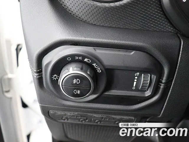 Jeep Wrangler — Фото автомобиля 13