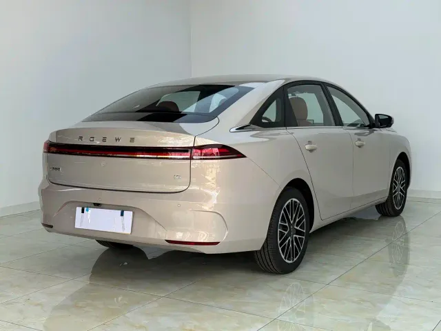 Roewe i6 — Фото автомобиля 9