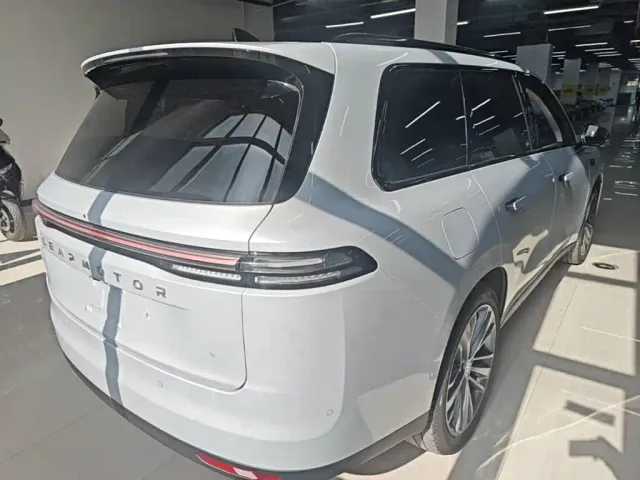 Leapmotor C16 — Фото автомобиля 6