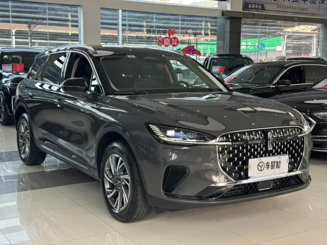 Lincoln Corsair — Фото автомобиля 3