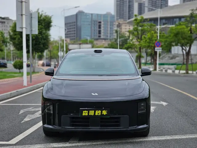 Li Auto i6 — Фото автомобиля 2