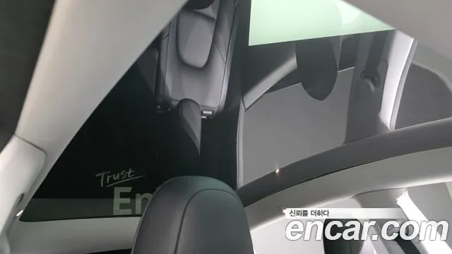 Tesla Model Y — Фото автомобиля 19