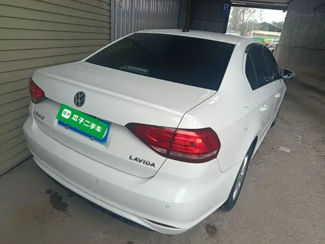Volkswagen Lavida — Фото автомобиля 6