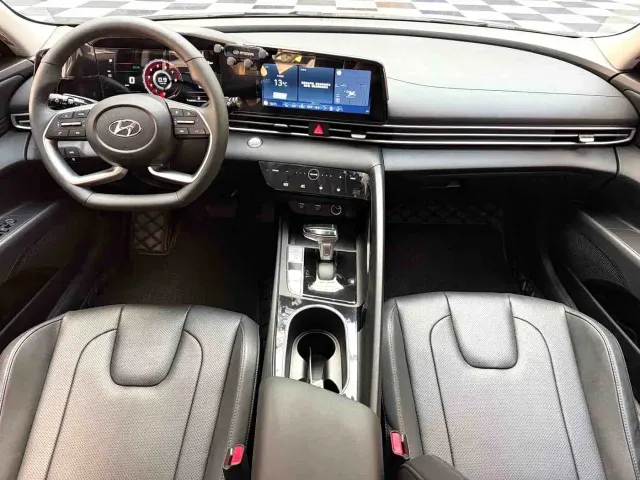 Hyundai Elantra — Фото автомобиля 8