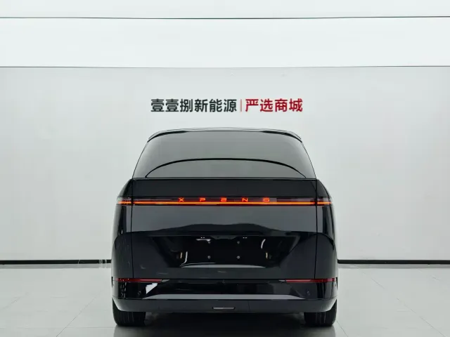 Xpeng X9 — Фото автомобиля 9