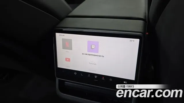 Tesla Model 3 — Фото автомобиля 17
