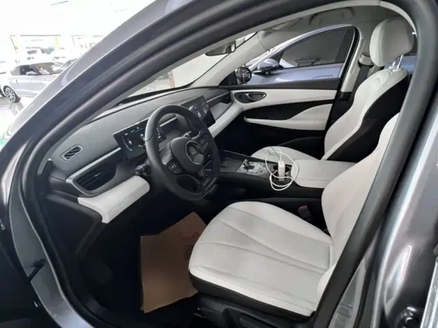 BYD Seal 05 DM-i — Фото автомобиля 15
