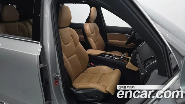 Volvo XC90 — Фото автомобиля 16