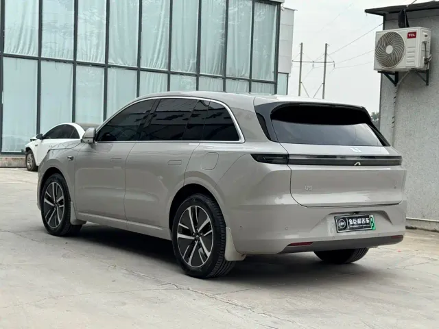 Li Auto L6 — Фото автомобиля 18
