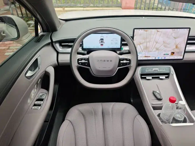 Roewe M7 DMH — Фото автомобиля 2