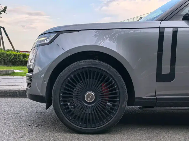 Land Rover Range Rover — Фото автомобиля 12
