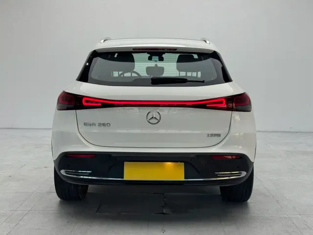 Mercedes-Benz EQA — Фото автомобиля 2