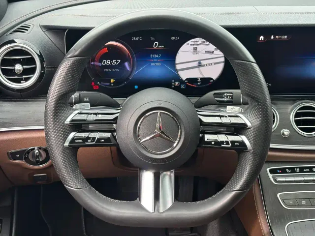 Mercedes-Benz E-Class — Фото автомобиля 12