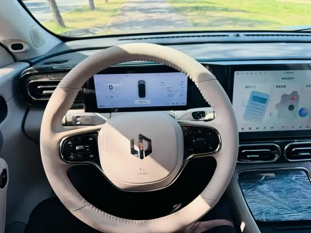 Leapmotor C11 — Фото автомобиля 5