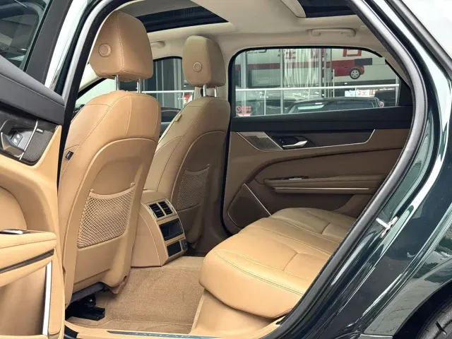 Jaguar XFL — Фото автомобиля 4