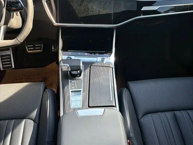 Audi A6L — Фото автомобиля 12