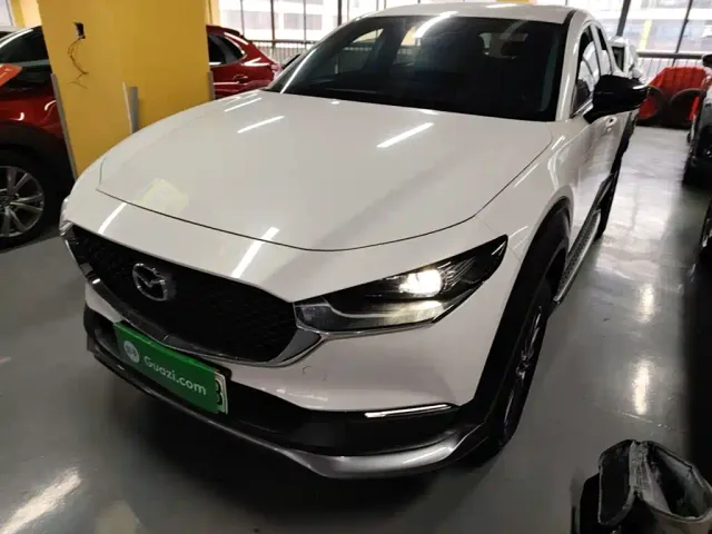 Фотография автомобиля — Mazda CX-30 EV