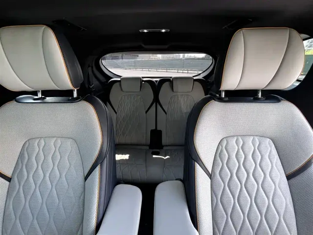 BYD Tang — Фото автомобиля 13