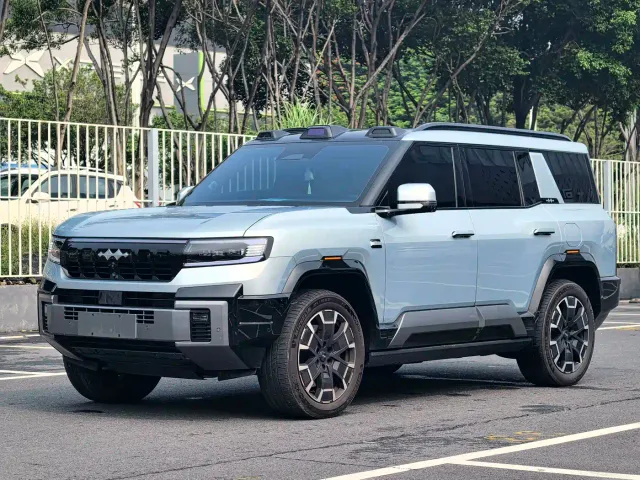 Фотография автомобиля — BYD FangChengBao Leopard 8