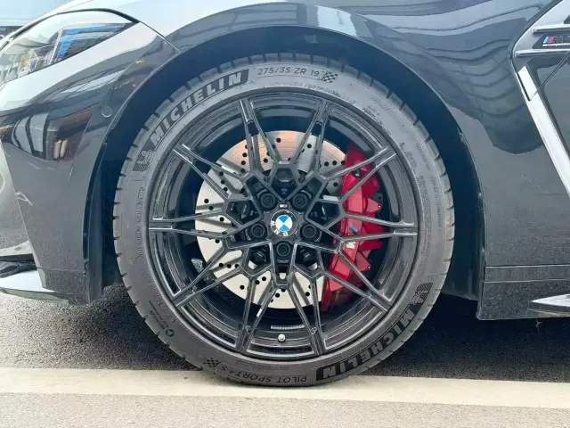 BMW M4 — Фото автомобиля 10