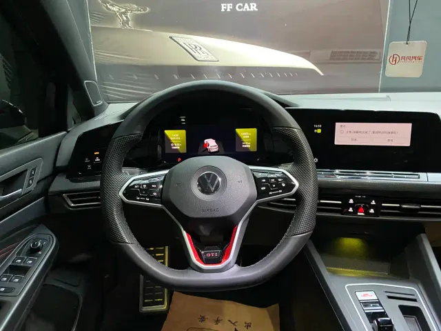 Volkswagen Golf GTI — Фото автомобиля 4