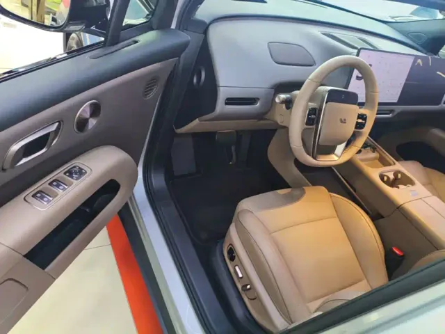 Li Auto i6 — Фото автомобиля 15