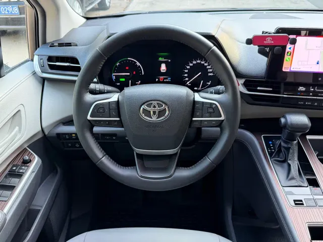 Toyota Granvia — Фото автомобиля 15