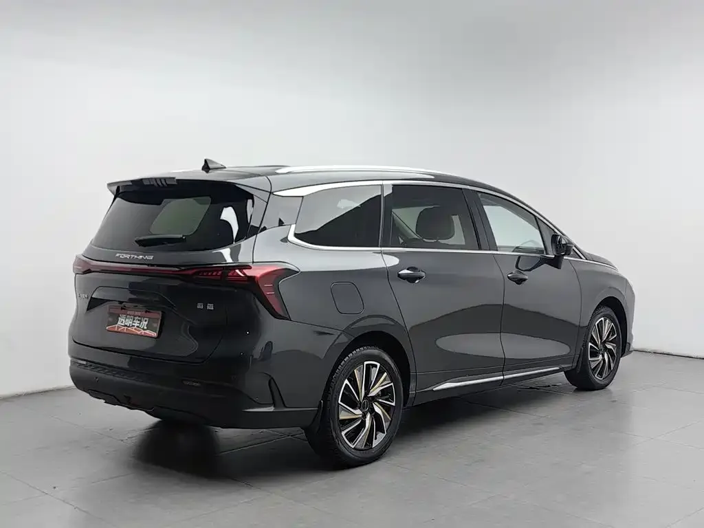 Dongfeng Fengxing Fengxing Yacht 2022 1.5T DCT Wave Chaser Edition — Фото автомобиля 2