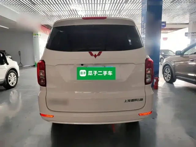 Wuling Hongguang — Фото автомобиля 5