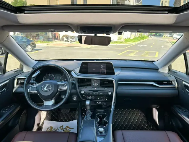 Lexus RX — Фото автомобиля 9