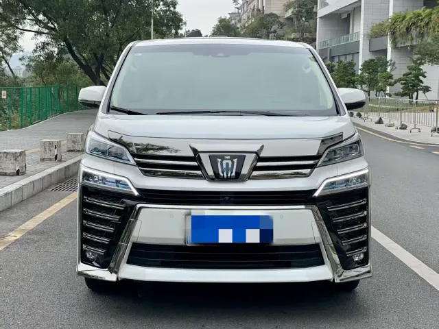 Toyota Vellfire — Фото автомобиля 2