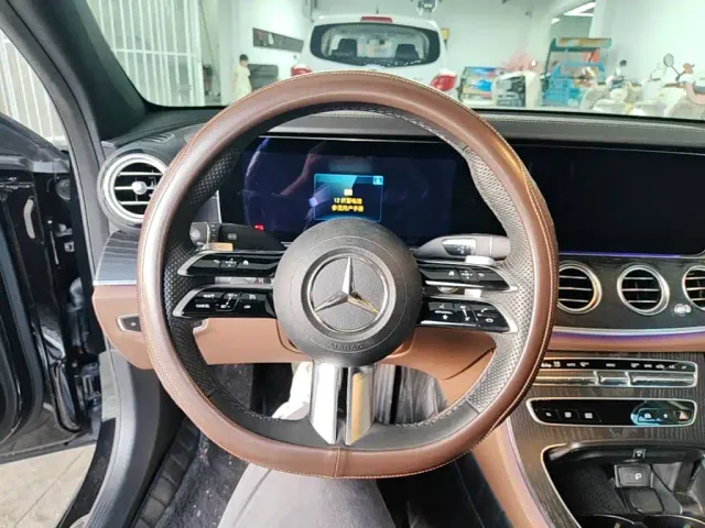 Mercedes-Benz E-Class — Фото автомобиля 10