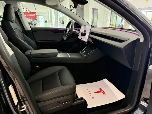 Tesla Model Y — Фото автомобиля 4