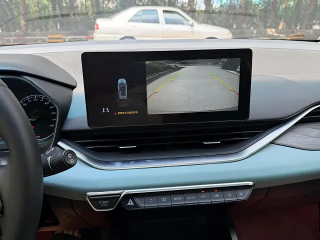 Geely Emgrand S — Фото автомобиля 18