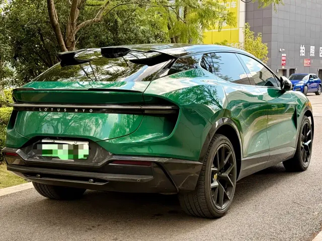 Lotus Eletre — Фото автомобиля 10