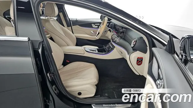 Mercedes-Benz CLS-Class — Фото автомобиля 23