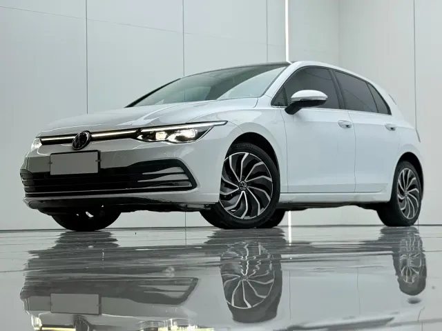 Volkswagen Golf — Фото автомобиля 2