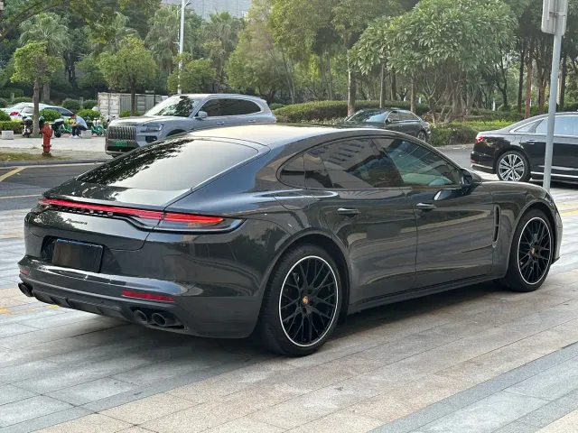 Porsche Panamera — Фото автомобиля 14